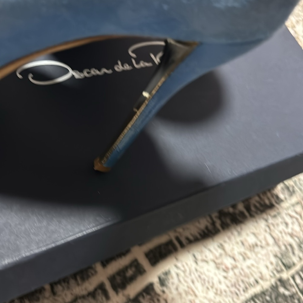 Oscar de la renta blue leather pump - Picture 10 of 16
